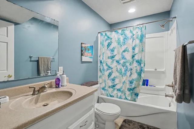 $459,900 | 1464 Hillridge Way, Zeeland, MI 49464