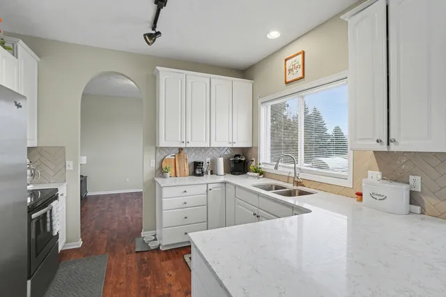 $459,900 | 1464 Hillridge Way, Zeeland, MI 49464