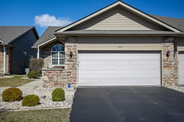 $319,700 | 350 Cochran Drive, Crown Point, IN 46307