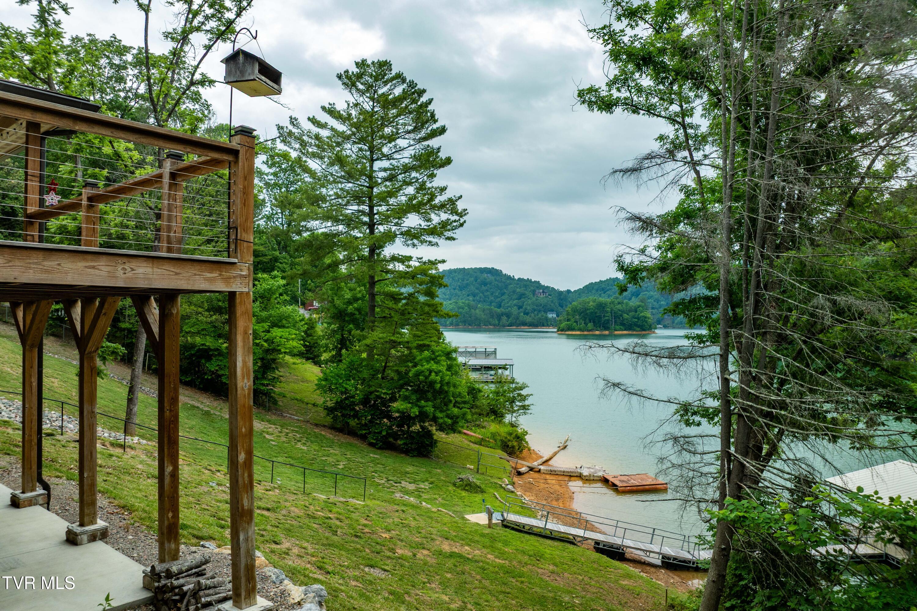 175 Lakeside Drive Butler, TN 37640 - Photo 60 of 102 175 Lakeside Dr (23 of 117)