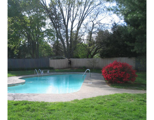 28 Twitchell Street Wellesley, MA 02482 - Photo 2 of 8 Gallery Image 2