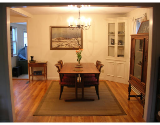 28 Twitchell Street Wellesley, MA 02482 - Photo 3 of 8 Gallery Image 3