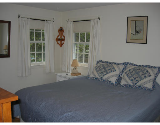 28 Twitchell Street Wellesley, MA 02482 - Photo 5 of 8 Gallery Image 5