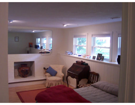 28 Twitchell Street Wellesley, MA 02482 - Photo 6 of 8 Gallery Image 6