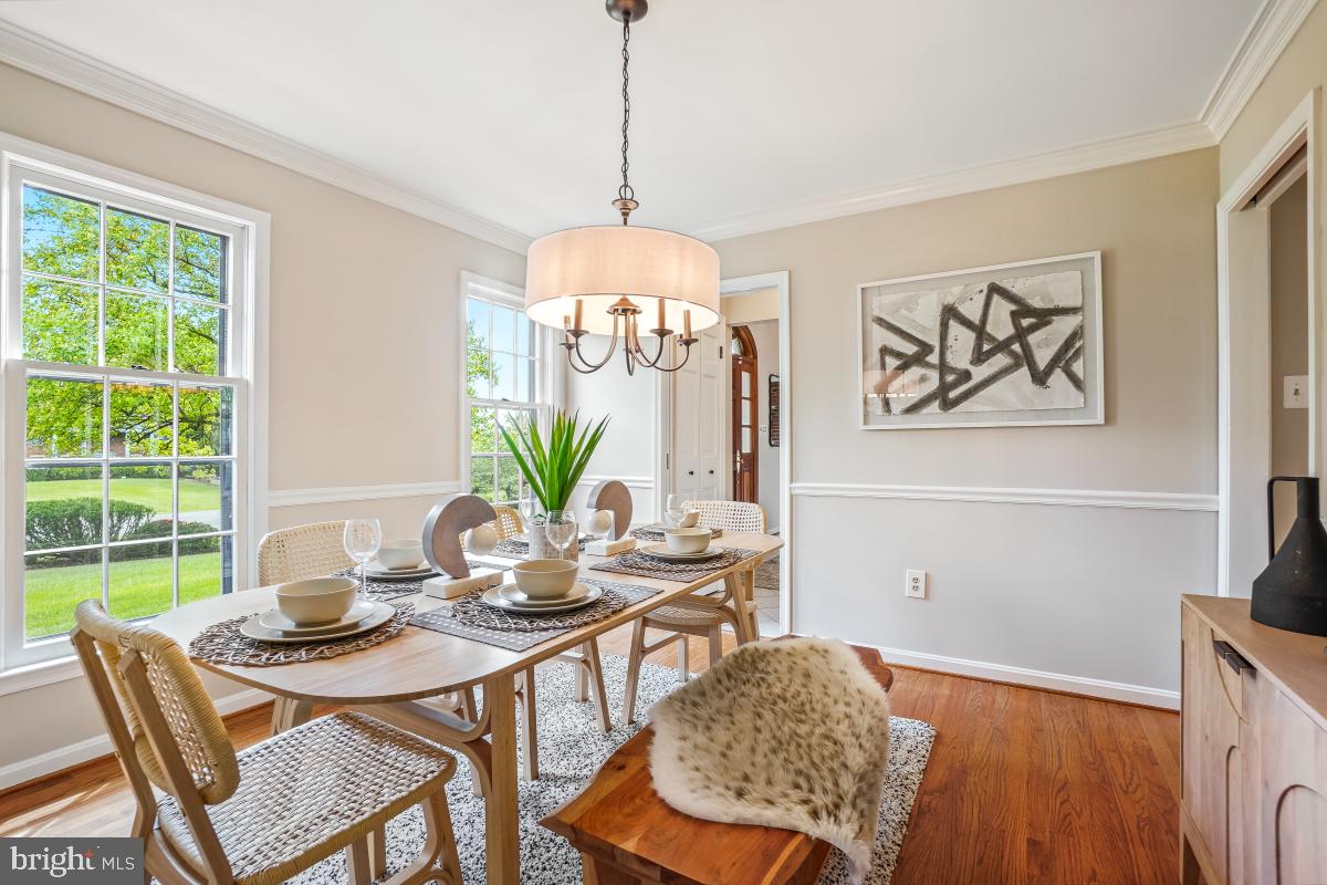 121 Farmgate Lane Silver Spring, MD 20905 - Photo 14 of 51 a dining room with furniture and window