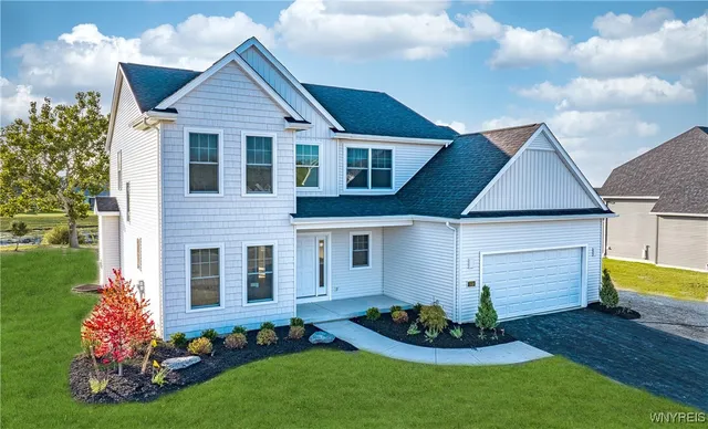 $779,900 | 5693 Dorothy Circle, Clarence, NY 14032