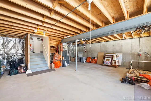 $329,900 | 103 Locksley Drive, Streamwood, IL 60107