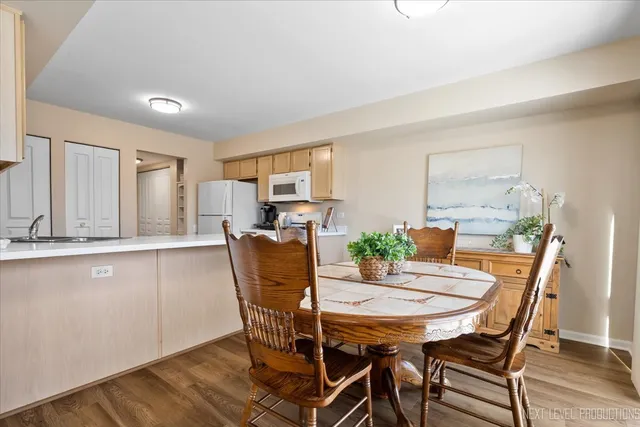 $329,900 | 103 Locksley Drive, Streamwood, IL 60107