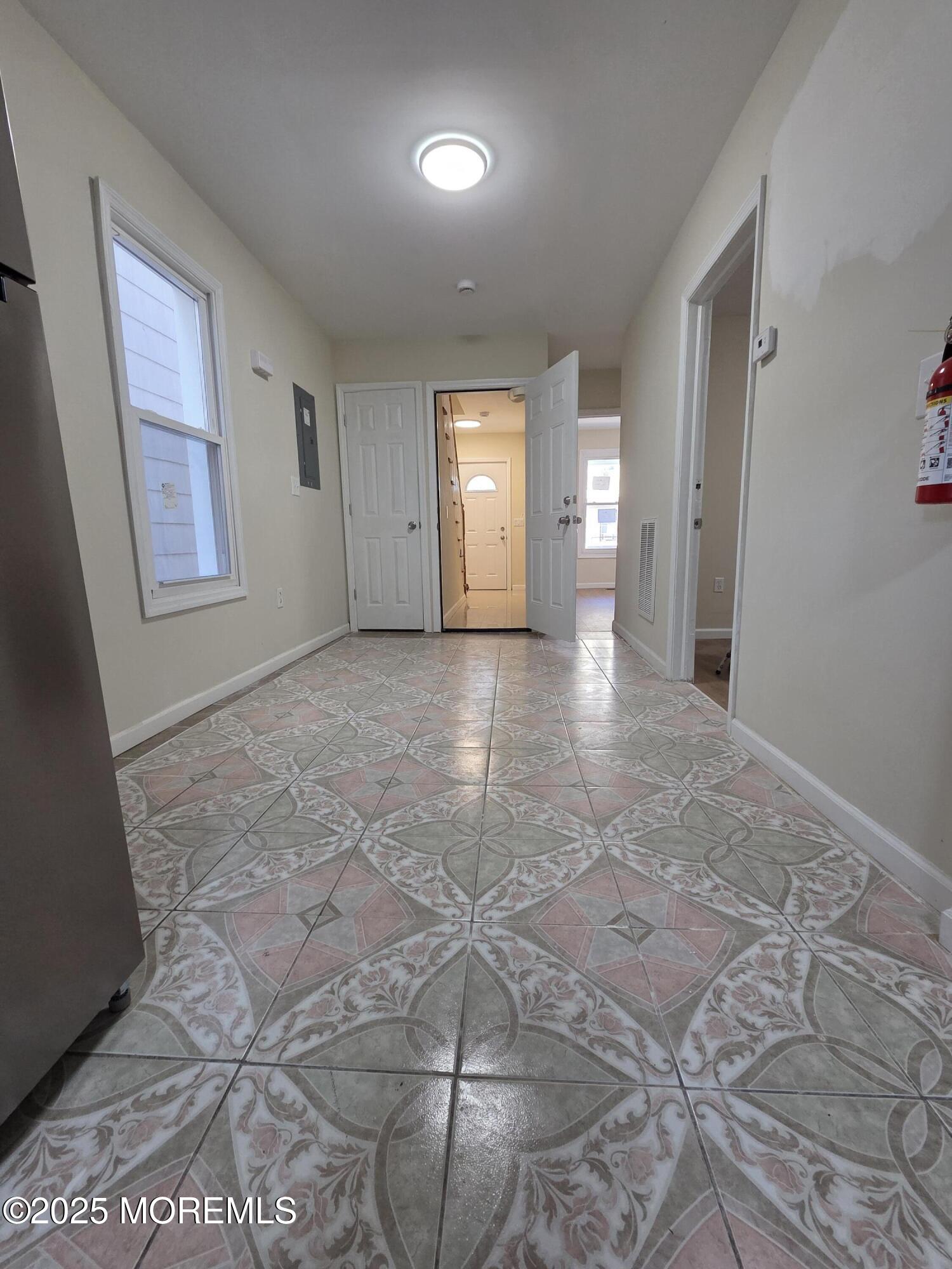 216 Delaware Street, Unit 1 Elizabeth Port, NJ 07206 - Photo 4 of 18 Floor comb