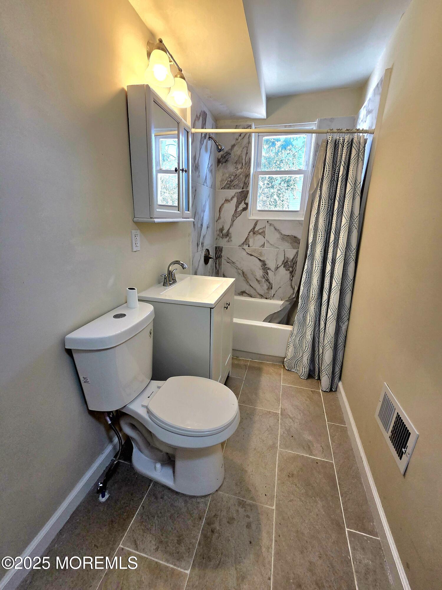 216 Delaware Street, Unit 1 Elizabeth Port, NJ 07206 - Photo 10 of 18 1st Floor Bath