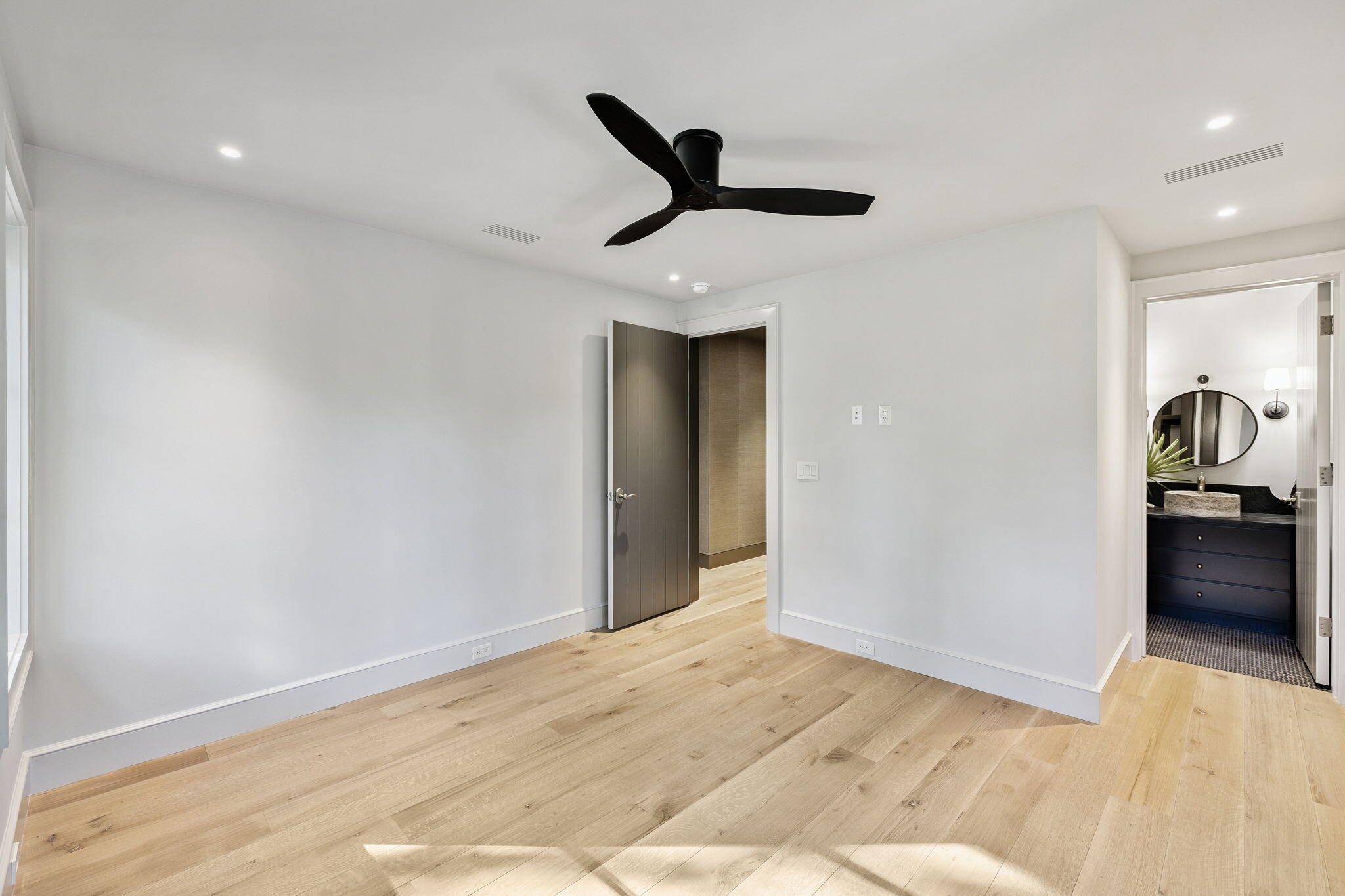 613 Eden Drive Point Washington, FL 32459 - Photo 42 of 81 a view of a livingroom with a ceiling fan
