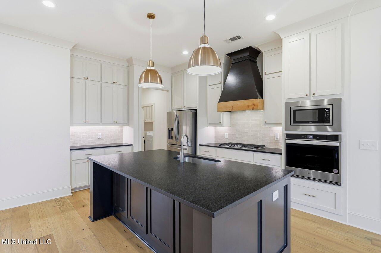 180 Catherine Boulevard Clinton, MS 39056 - Photo 9 of 68 180 Catherine Blvd Home Tours MS 9