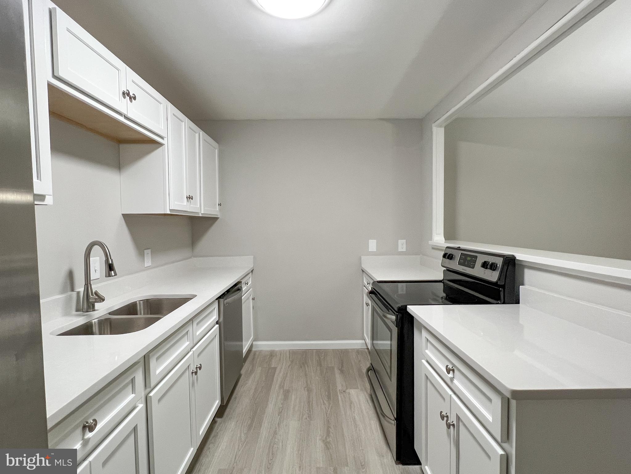 15015 Haslemere Court Silver Spring, MD 20906 - Photo 16 of 60 Kitchen