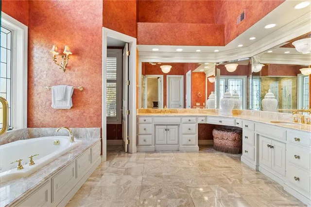 $2,150,000 | 360 East Loch Lloyd Parkway, Loch Lloyd, MO 64012