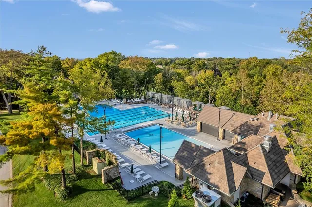 $2,150,000 | 360 East Loch Lloyd Parkway, Loch Lloyd, MO 64012