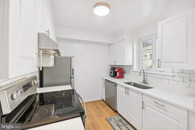 $419,900 | 9838 Hollow Glen Place, Unit 2544, Silver Spring, MD 20910