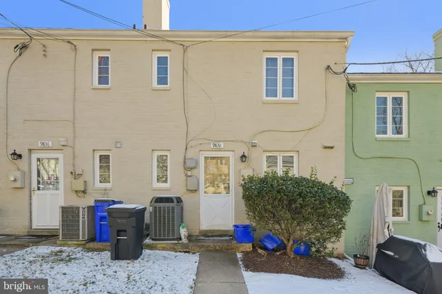 $419,900 | 9838 Hollow Glen Place, Unit 2544, Silver Spring, MD 20910