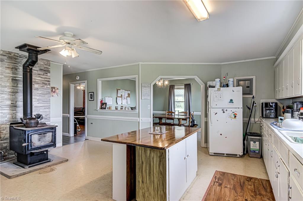946 Rice Road Reidsville, NC 27320 - Photo 11 of 41 Gallery Image 11