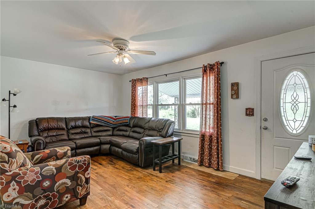 946 Rice Road Reidsville, NC 27320 - Photo 5 of 41 Gallery Image 5