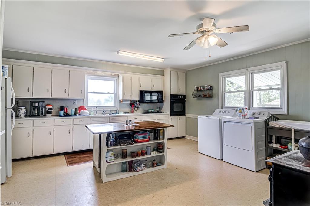 946 Rice Road Reidsville, NC 27320 - Photo 8 of 41 Gallery Image 8