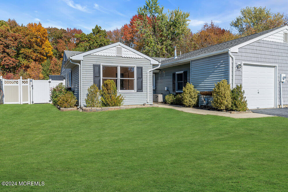 7 Briarcliff Court Freehold, NJ 07728 - Photo 22 of 24 dsc07895-1_539