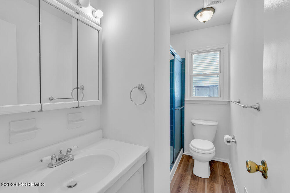 7 Briarcliff Court Freehold, NJ 07728 - Photo 8 of 24 Primary bath
