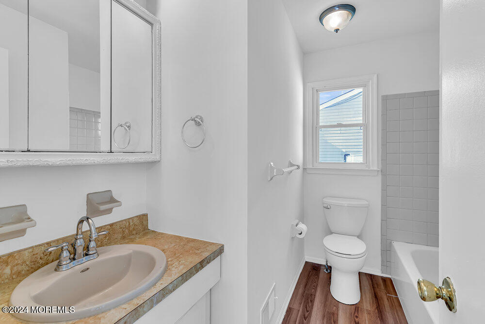 7 Briarcliff Court Freehold, NJ 07728 - Photo 10 of 24 Hall Bath