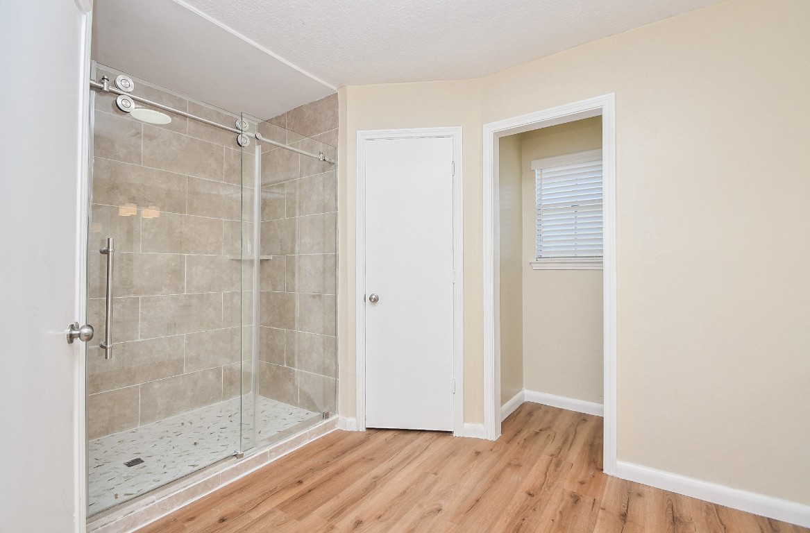 4730 Theall Road Houston, TX 77066 - Photo 15 of 32