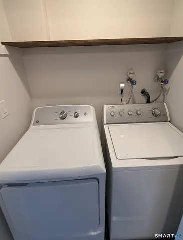 $2,400 | 7 Barrington Drive, Unit A, Wethersfield, CT 06109