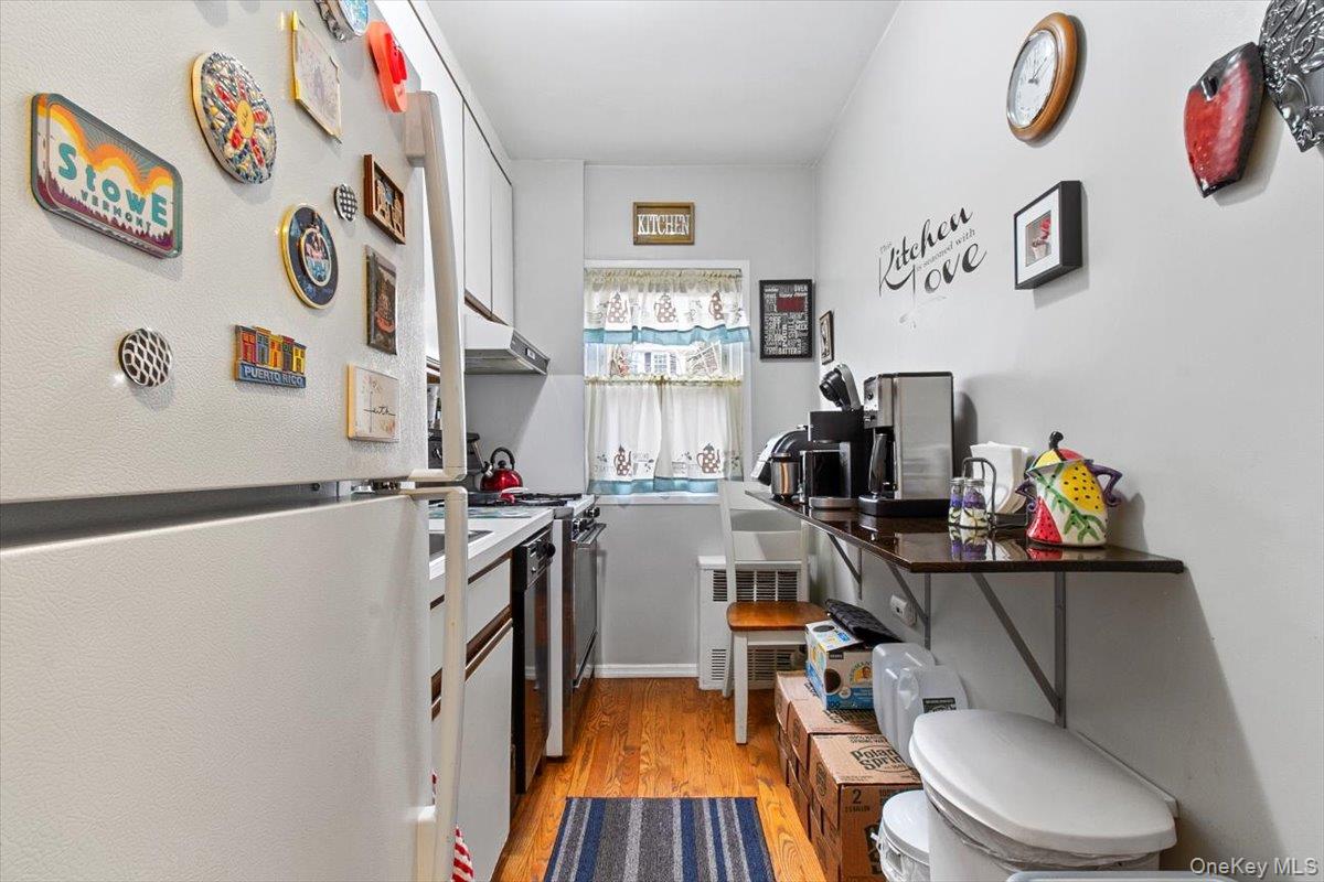 103 Wiltshire Road, Unit D11 Scarsdale, NY 10583 - Photo 16 of 23 a view of a workspace