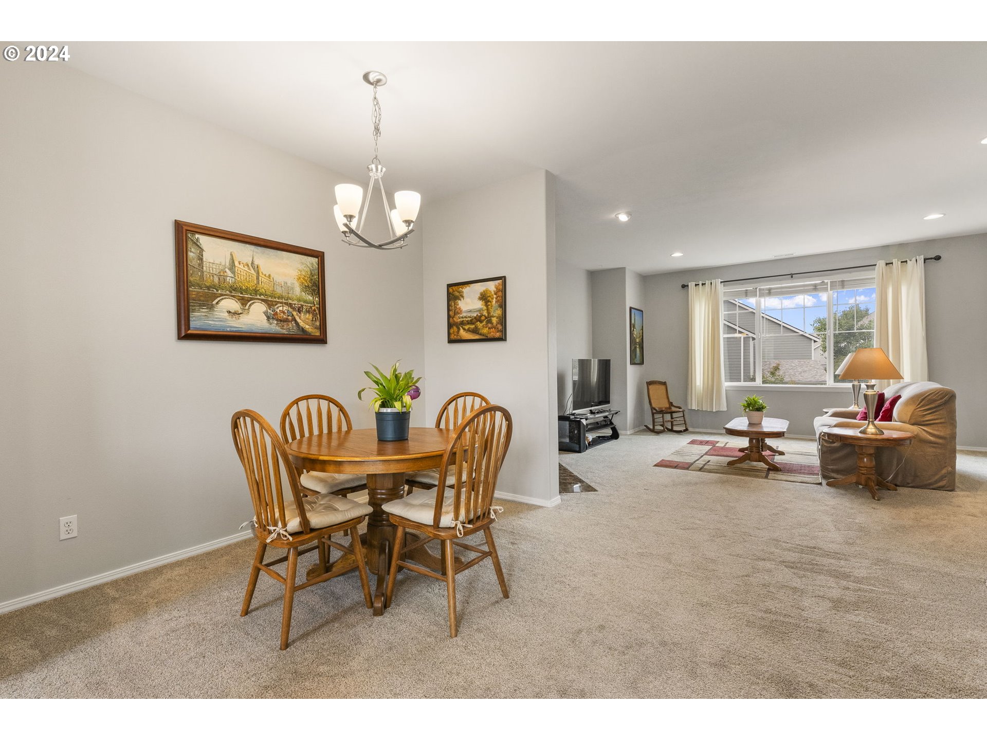 18690 Southwest 92nd Terrace Tualatin, OR 97062 - Photo 11 of 32