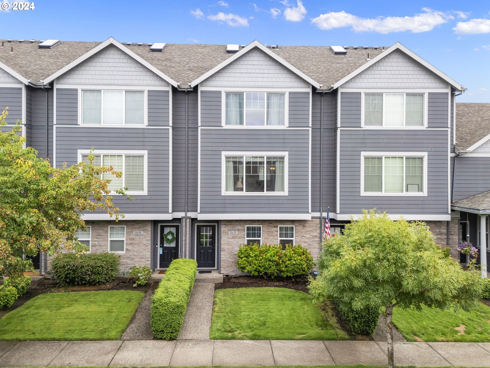 18690 Southwest 92nd Terrace Tualatin, OR 97062 - Photo 2 of 32