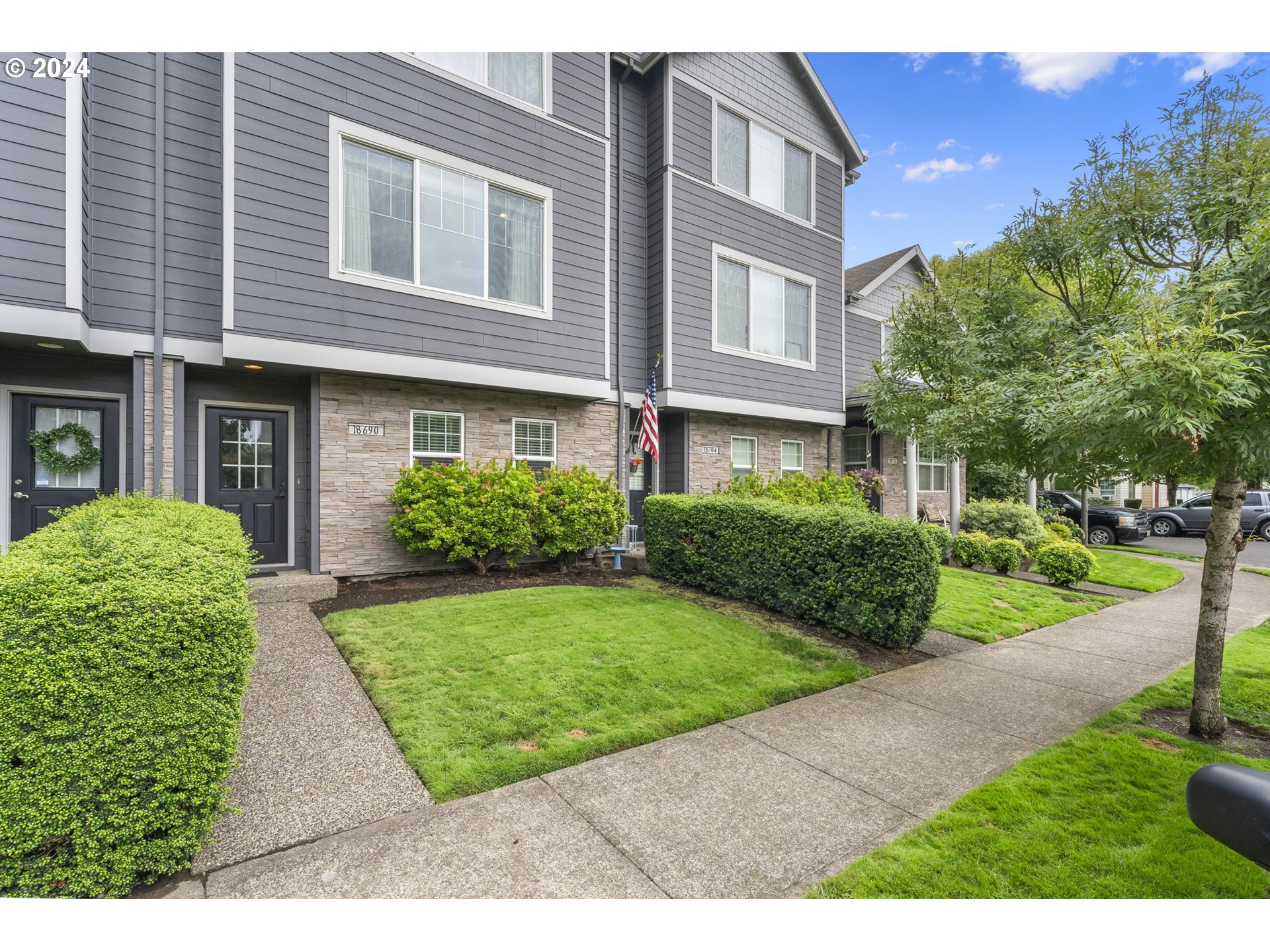 18690 Southwest 92nd Terrace Tualatin, OR 97062 - Photo 3 of 32