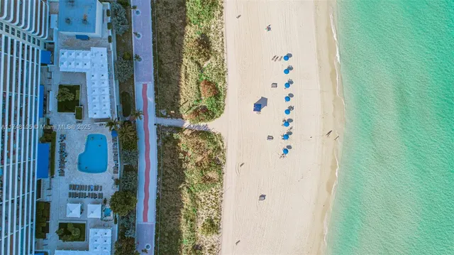 $2,295,000 | 5555 Collins Avenue, Unit PHC, Miami Beach, FL 33140