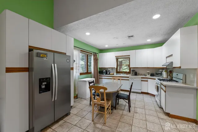 $2,990,000 | 19-23 Roberts Road, Millstone Township, NJ 08535