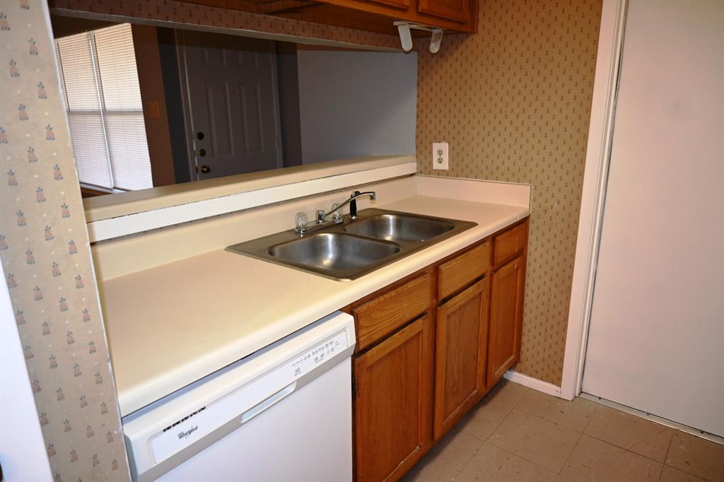 817 Lexington Road Elgin, TX 78621 - Photo 4 of 20