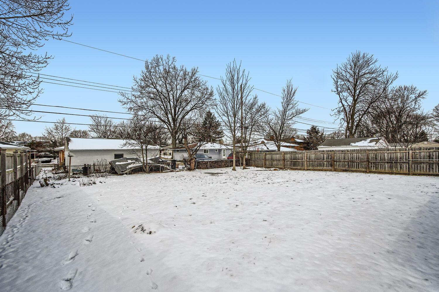 4399 Maize Road Columbus, OH 43224 - Photo 28 of 29 Yard