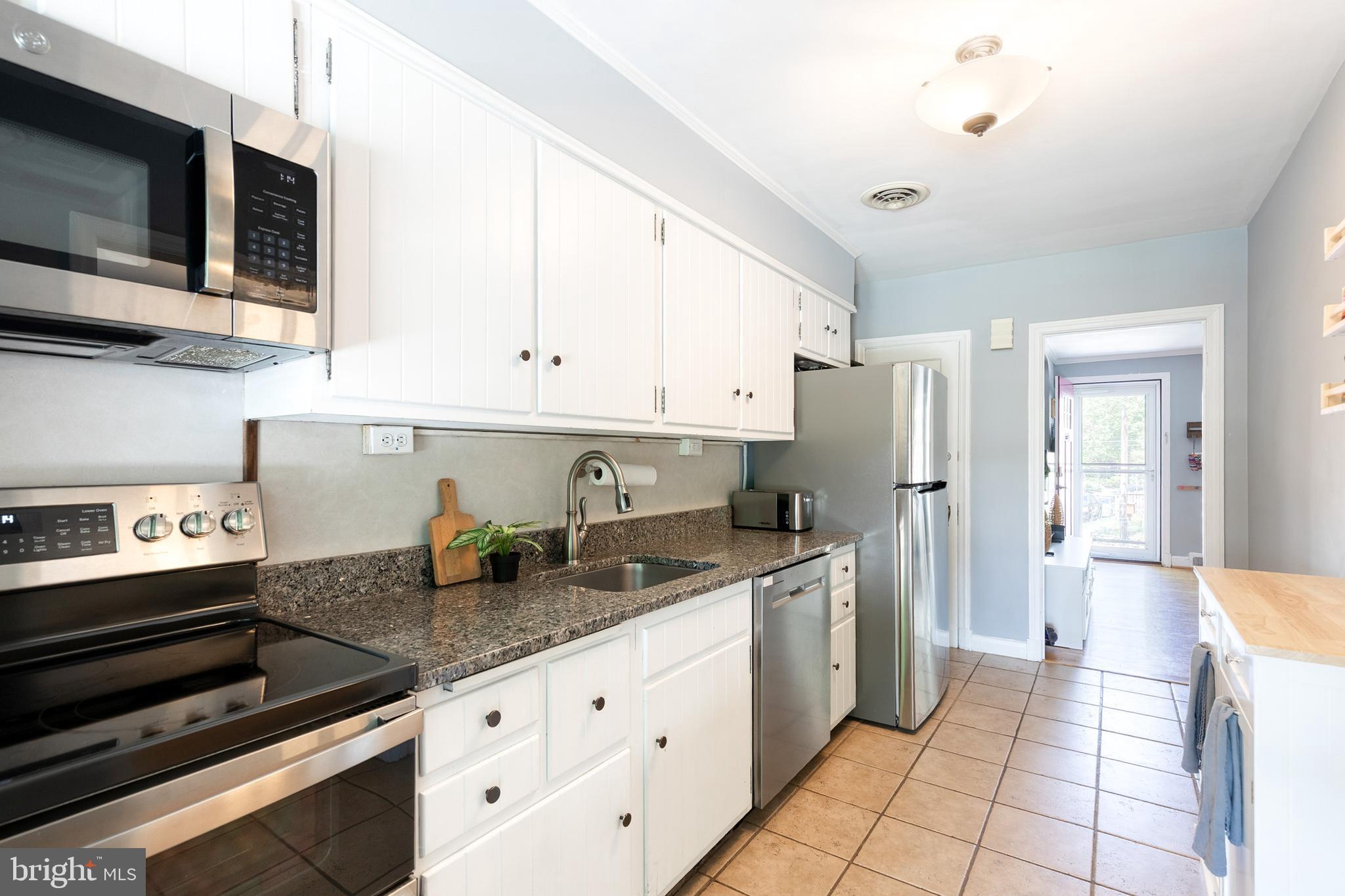 303 Overbrook Road Baltimore, MD 21212 - Photo 16 of 40