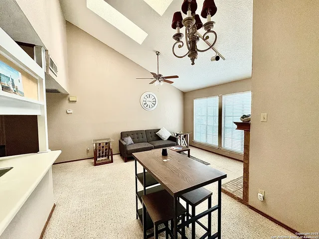 $950 | 8633 Datapoint Drive, San Antonio, TX 78229