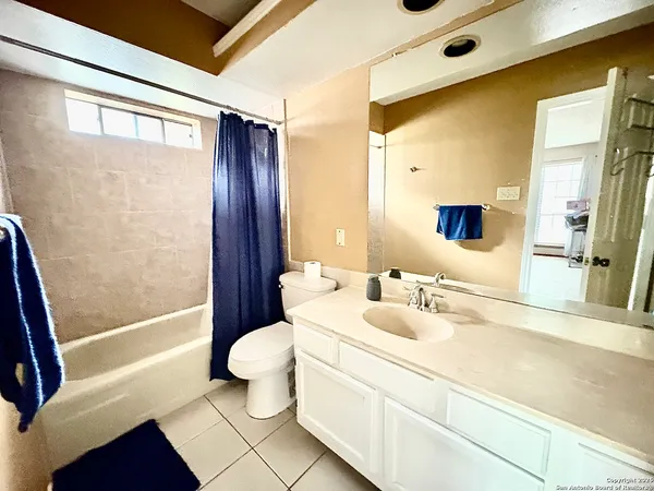 $875 | 8633 Datapoint Drive, San Antonio, TX 78229