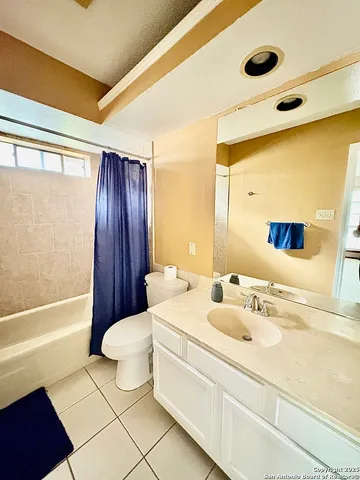 $950 | 8633 Datapoint Drive, San Antonio, TX 78229