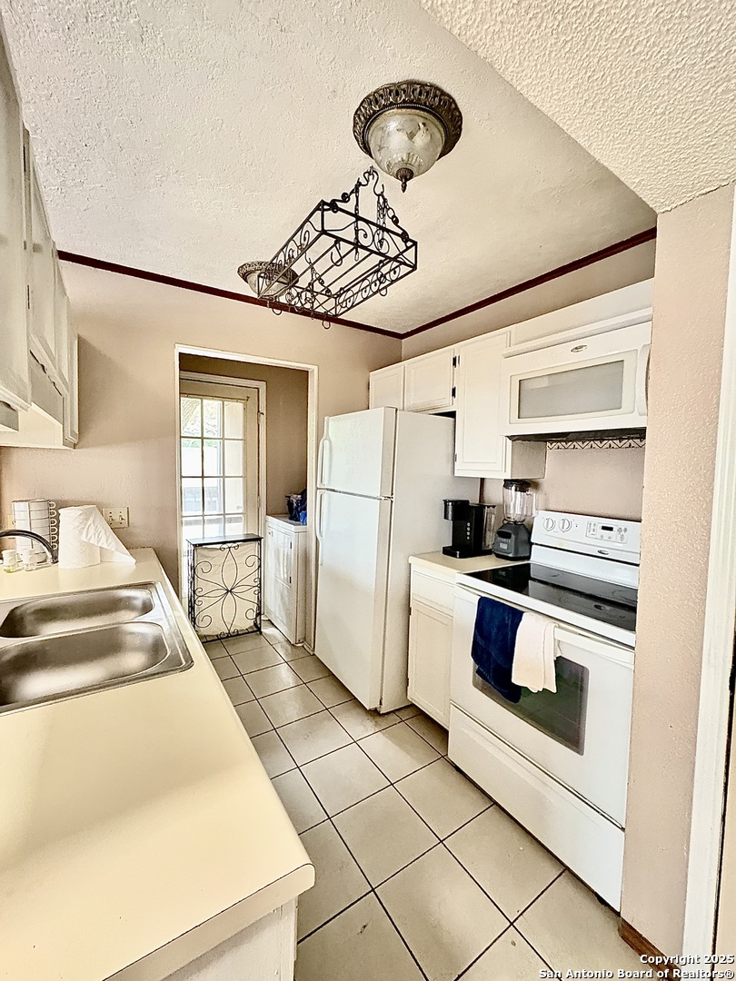 8633 Datapoint Drive San Antonio, TX 78229 - Photo 2 of 17