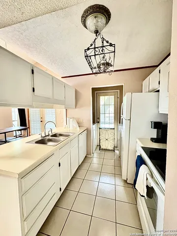 $950 | 8633 Datapoint Drive, San Antonio, TX 78229