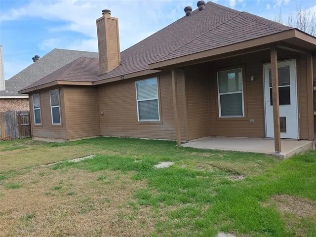 $1,900 | 1600 Wickham Drive, Burleson, TX 76028