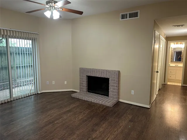 $1,250 | 10161 Oakberry Street, Unit 93, Houston, TX 77042