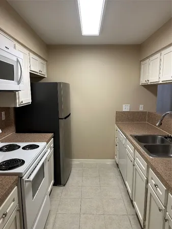 $1,250 | 10161 Oakberry Street, Unit 93, Houston, TX 77042