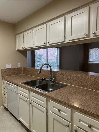 $1,250 | 10161 Oakberry Street, Unit 93, Houston, TX 77042