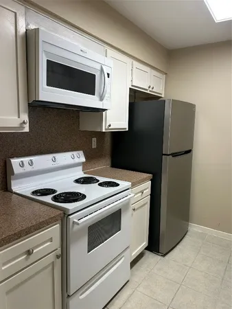 $1,250 | 10161 Oakberry Street, Unit 93, Houston, TX 77042