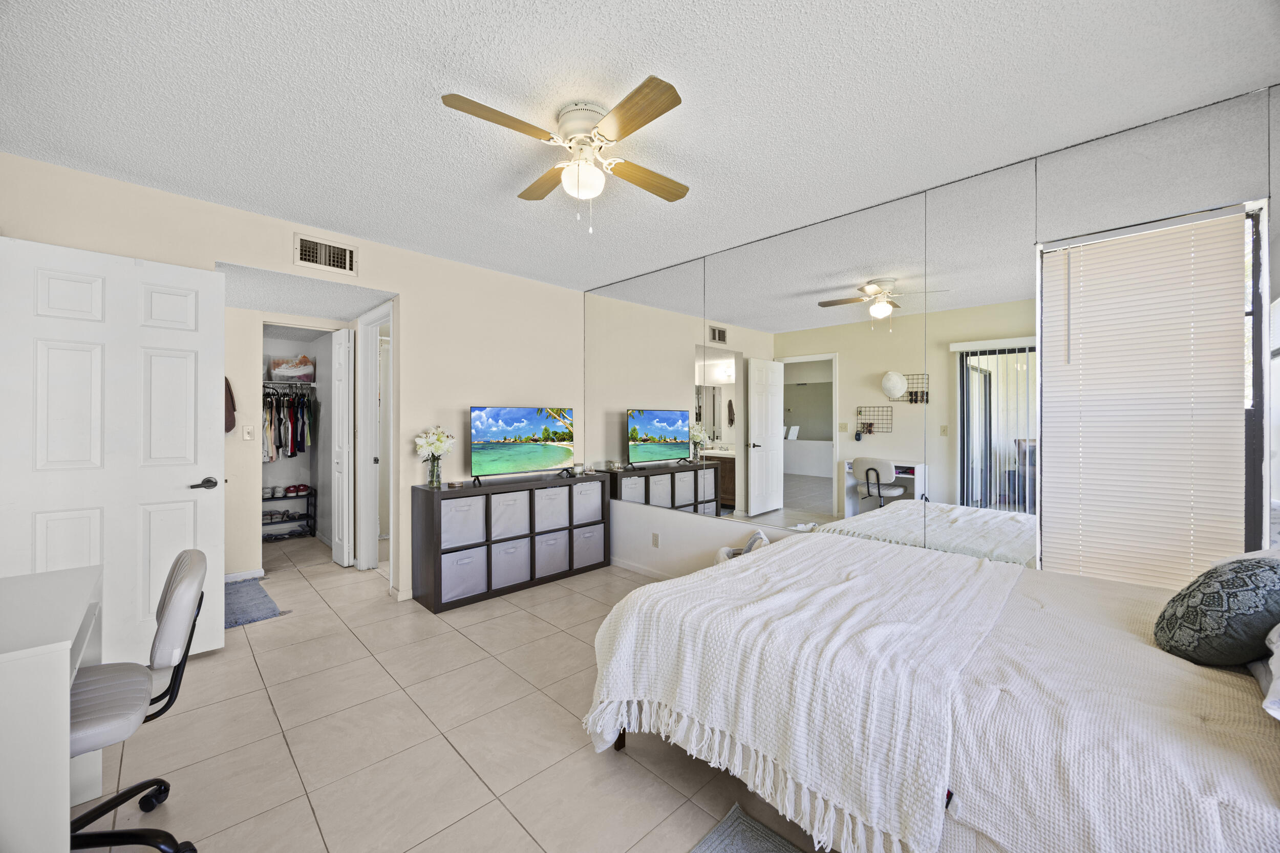 2600 Greenwood Terrace, Unit G201 Boca Raton, FL 33431 - Photo 12 of 32 14_453a0636