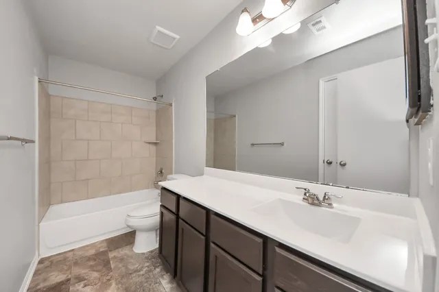 $302,990 | 8815 Bison Mdw Trail, Rosharon, TX 77583